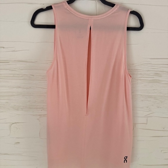 On. Running Pink Performance Tank | Size M | Lightweight & Breathable - Picture 4 of 8